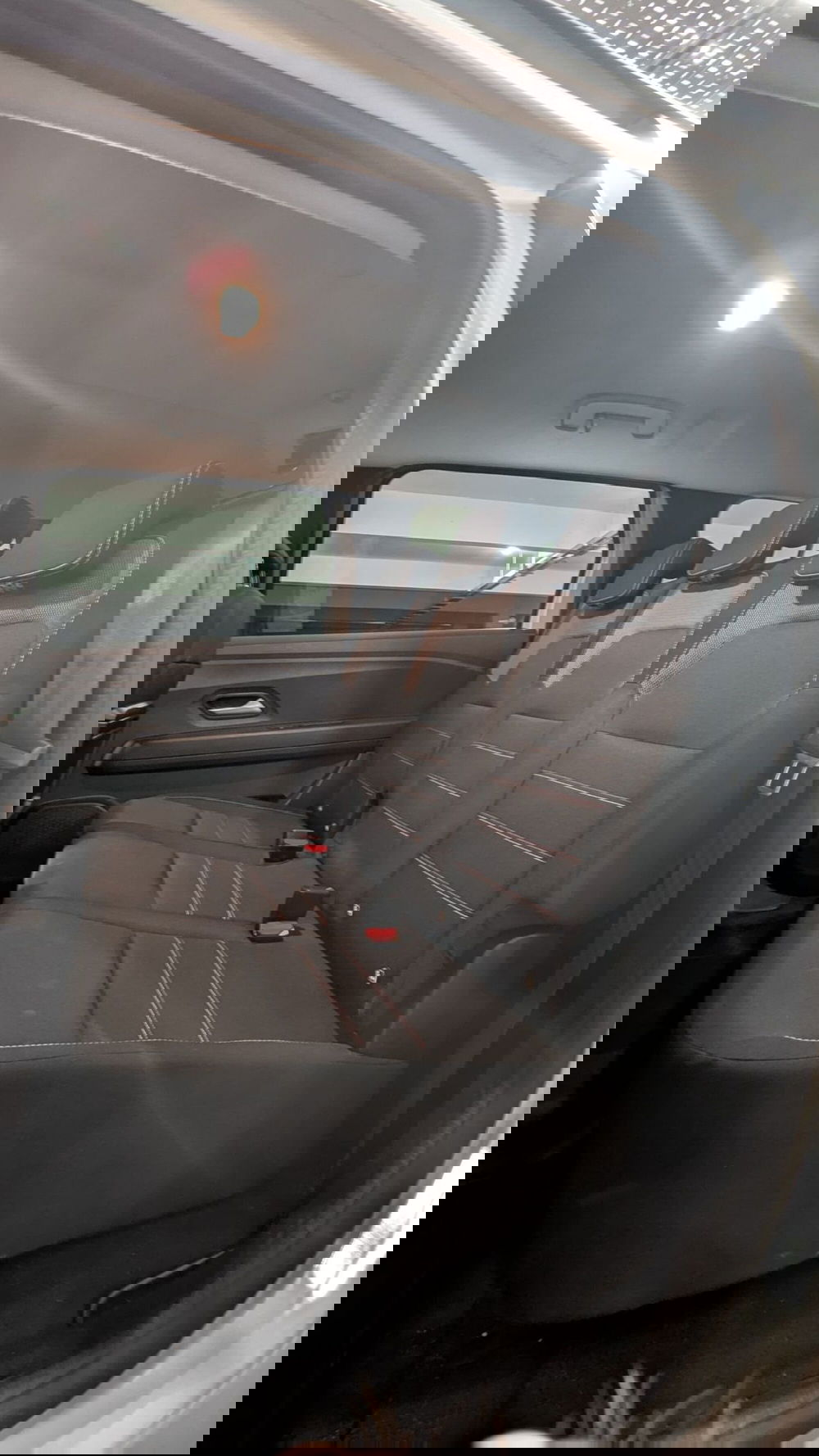 Dacia Jogger usata a Milano (14)