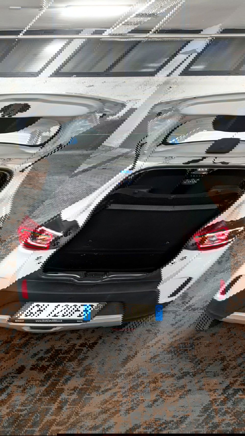 Dacia Spring usata a Milano (7)