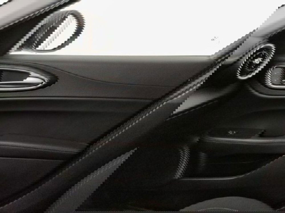 Alfa Romeo Giulia usata a Modena (20)