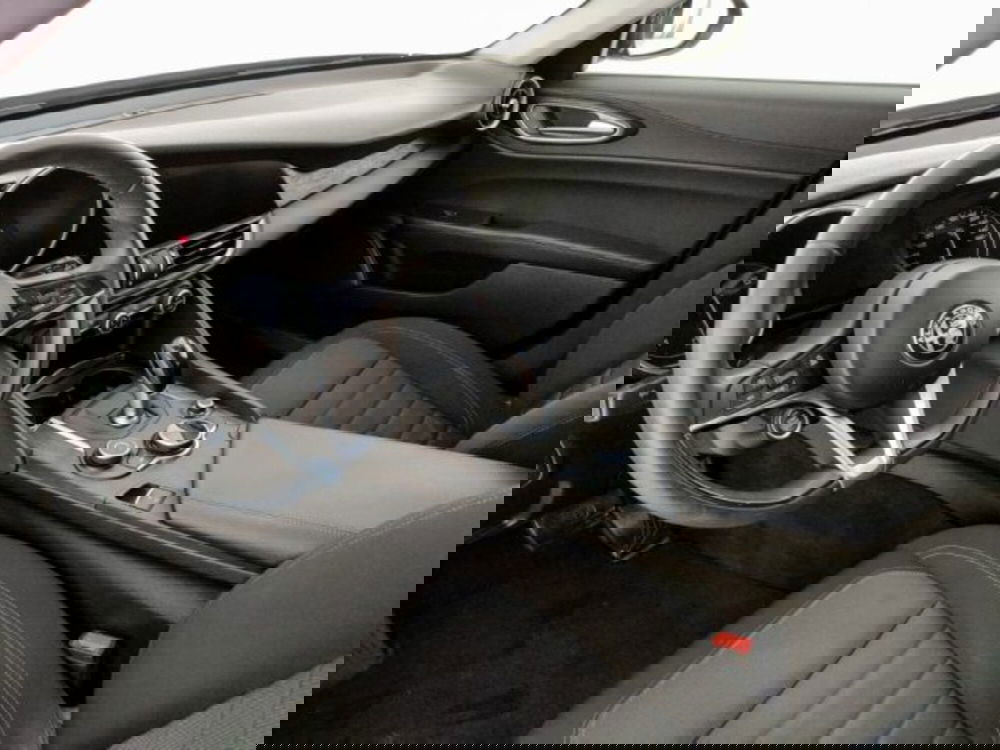 Alfa Romeo Giulia usata a Modena (9)