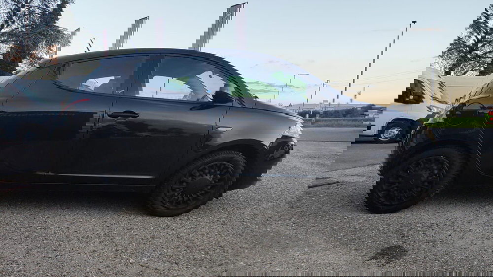 Lancia Ypsilon usata a Firenze (10)