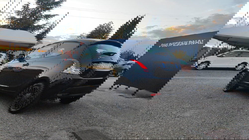 Lancia Ypsilon usata a Firenze (6)