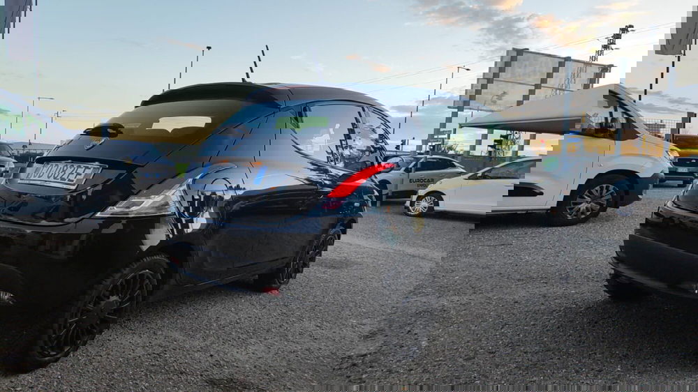 Lancia Ypsilon usata a Firenze (9)