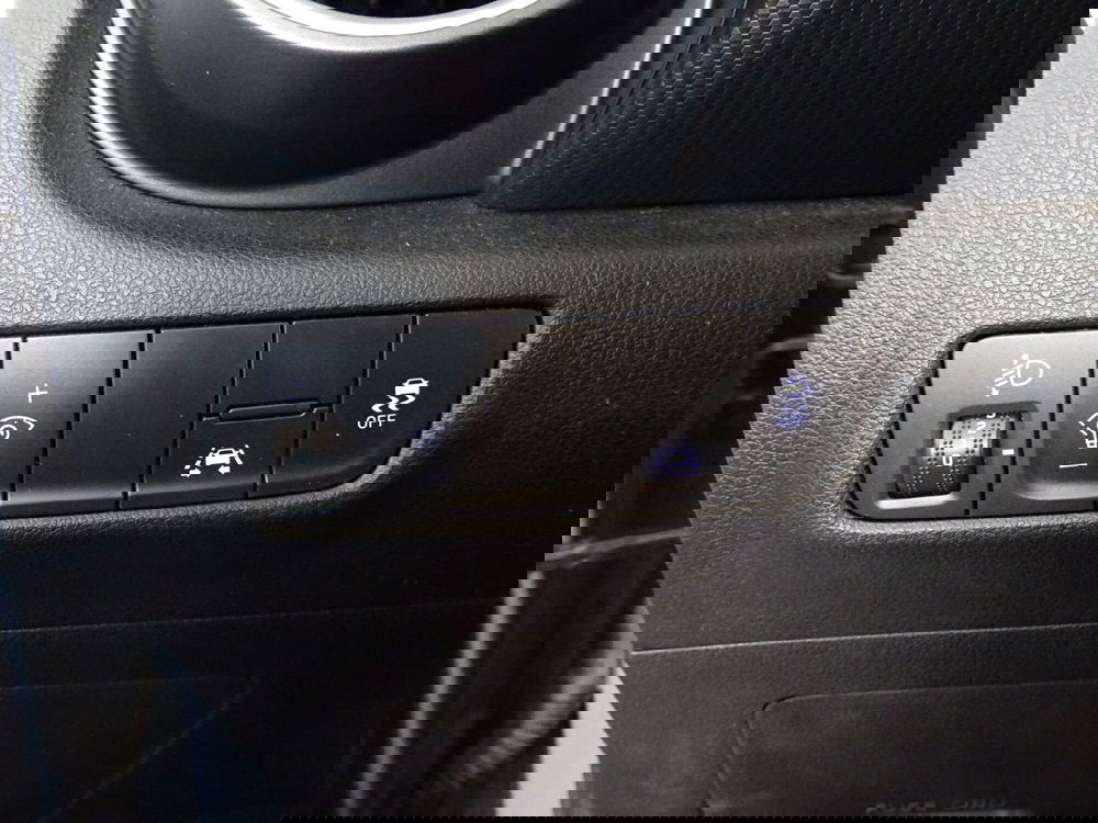 Hyundai Kona usata a Lucca (14)