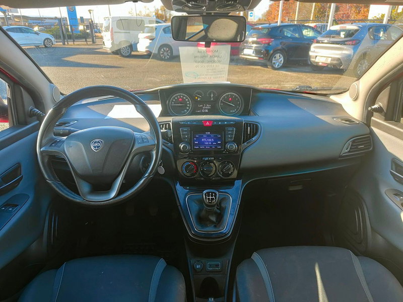 Lancia Ypsilon usata a Torino (10)
