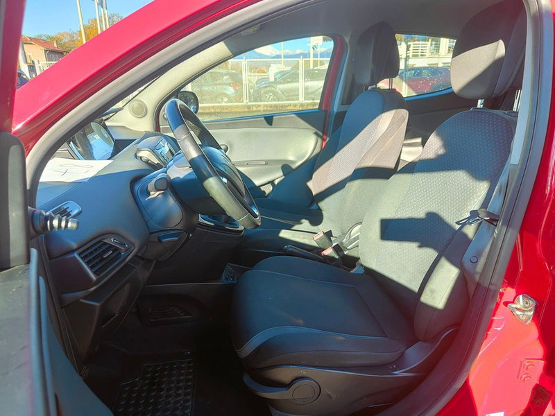 Lancia Ypsilon usata a Torino (12)