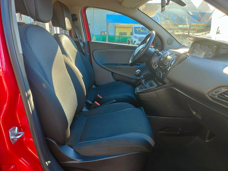 Lancia Ypsilon usata a Torino (16)