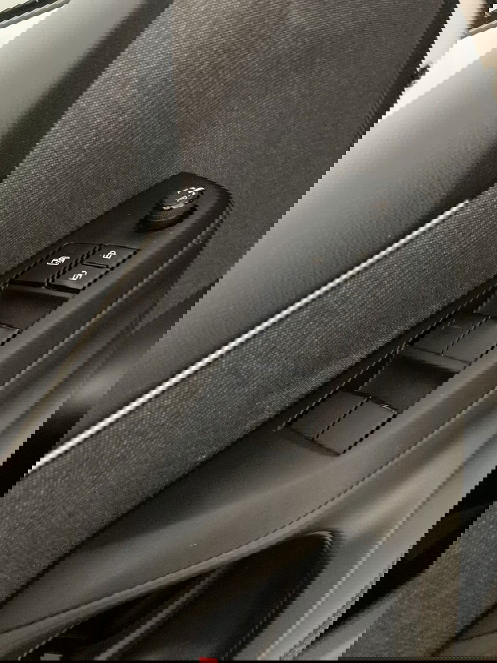 Toyota Yaris usata a Barletta-Andria-Trani (10)