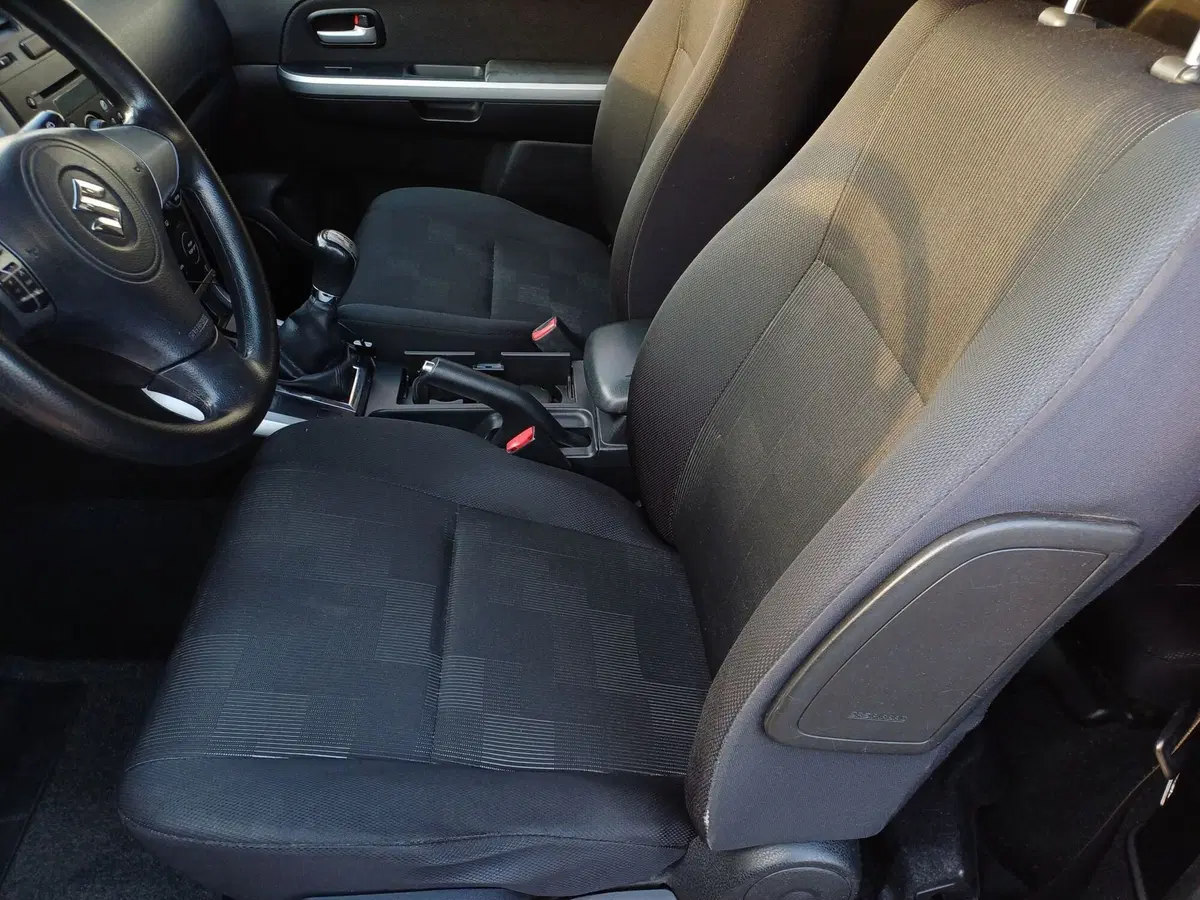 Suzuki Grand Vitara usata a Modena (8)