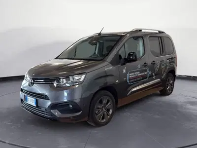 Toyota Proace City Verso Electric City Verso Electric 50kWh L1 Short D Luxury del 2022 usata a Reggio Calabria