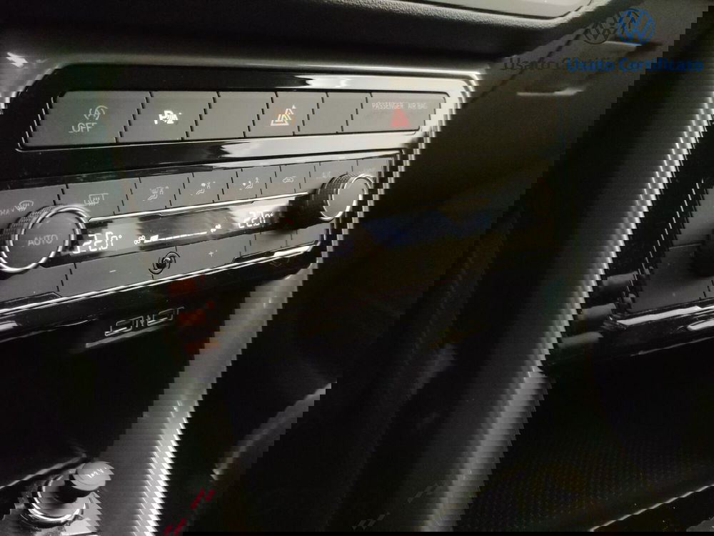 Volkswagen T-Cross usata a Varese (14)