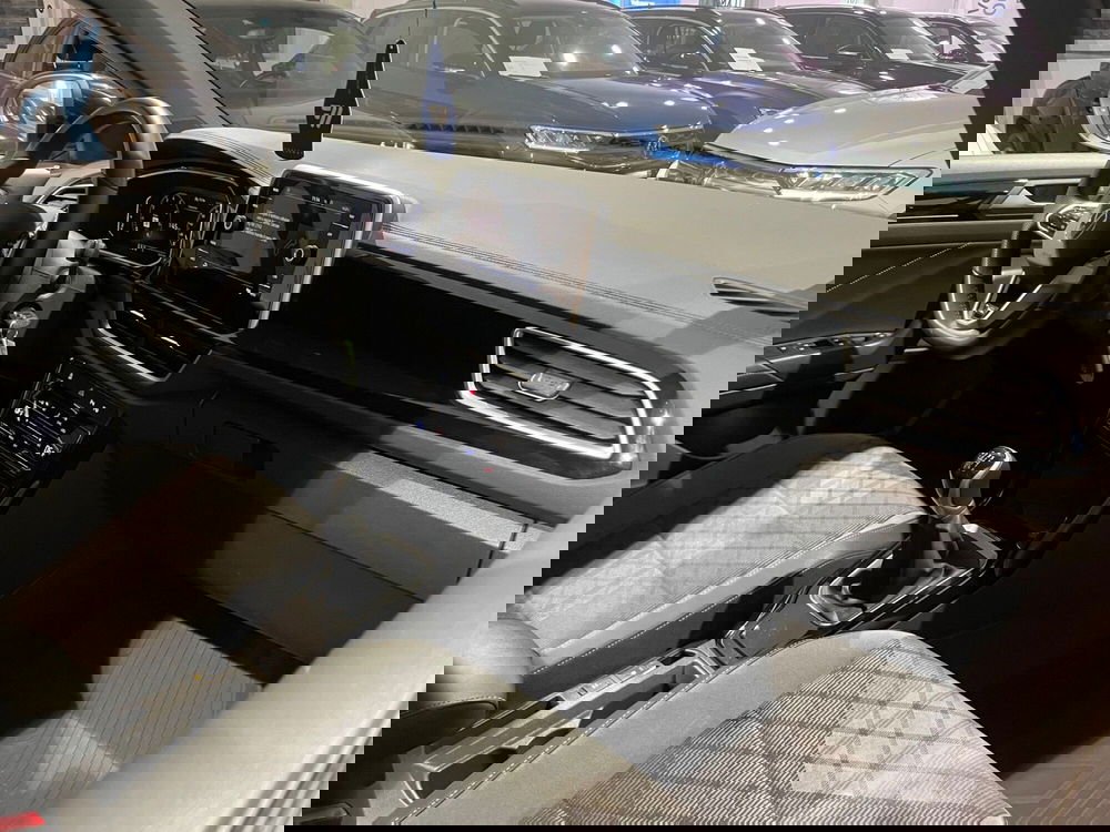 Volkswagen T-Roc usata a Genova (11)