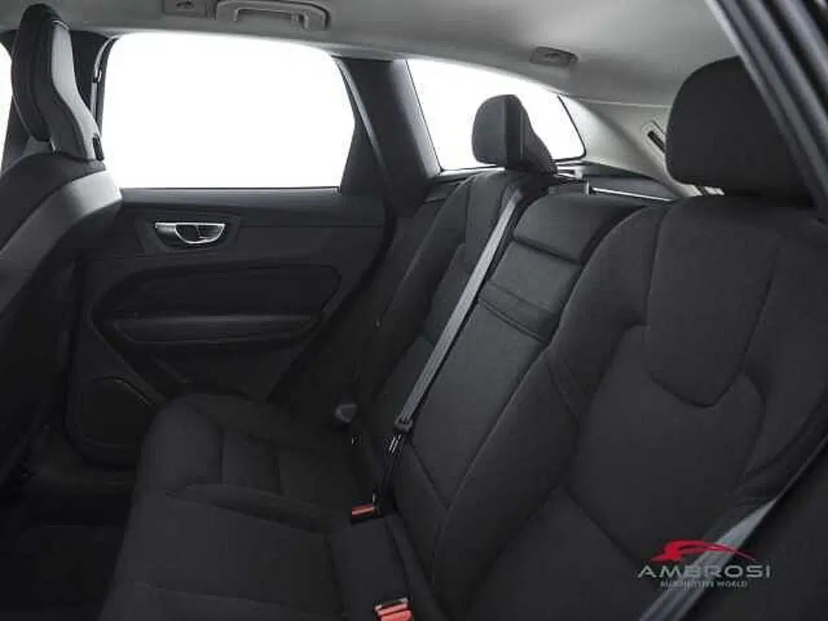 Volvo XC60 usata a Viterbo (10)
