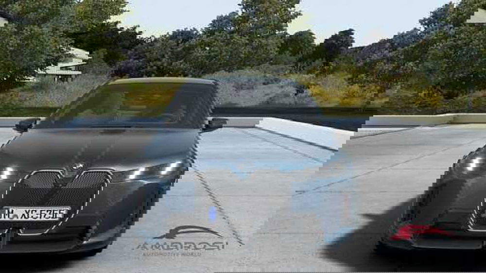 BMW iX nuova a Viterbo (4)