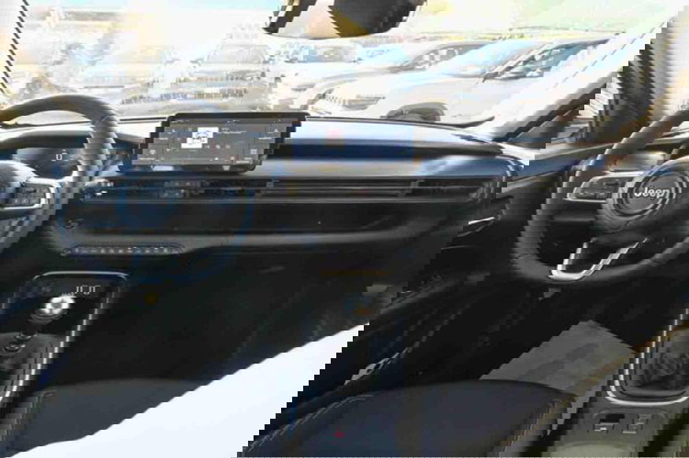 Jeep Avenger nuova a Torino (12)