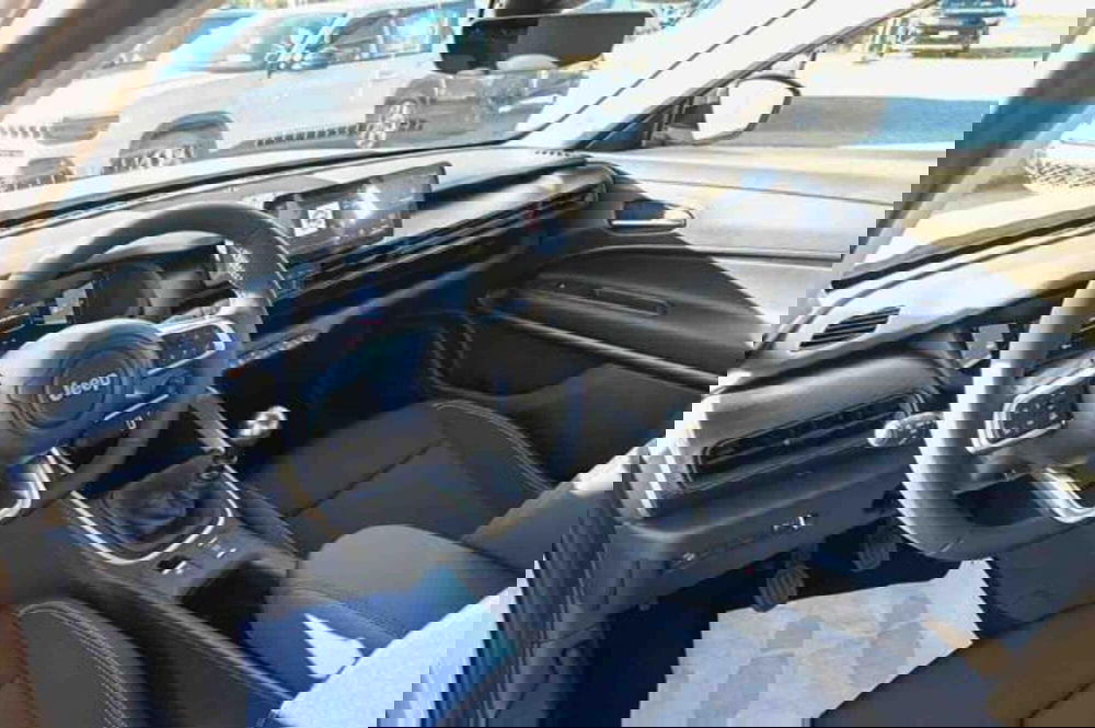 Jeep Avenger nuova a Torino (13)