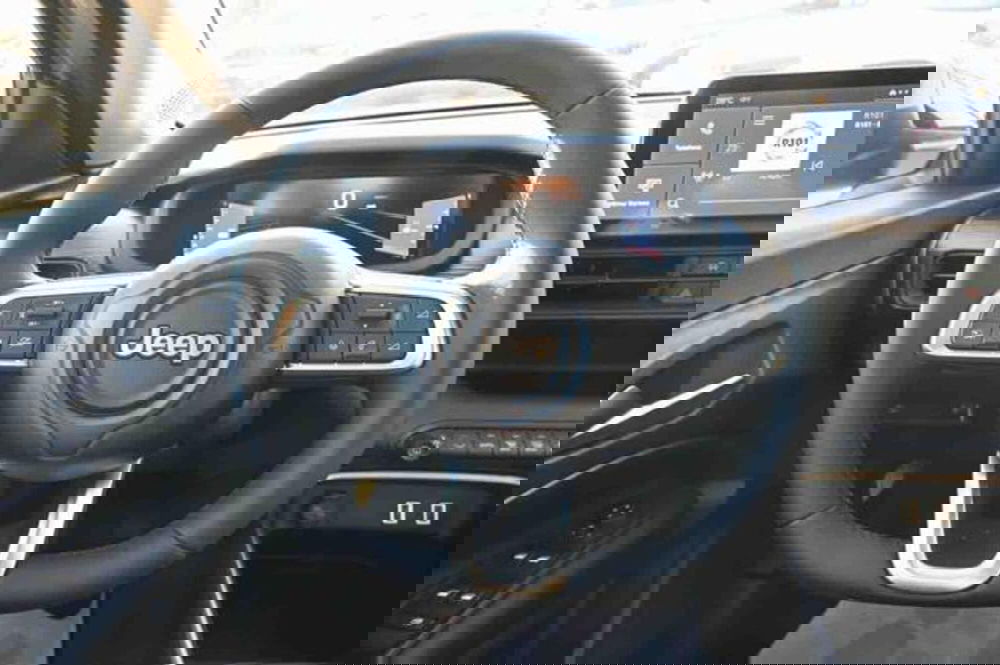 Jeep Avenger nuova a Torino (17)