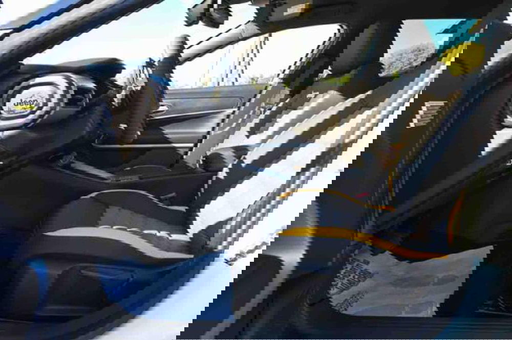 Jeep Avenger nuova a Torino (13)