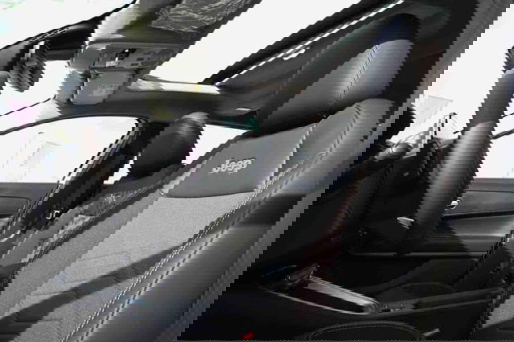 Jeep Avenger nuova a Torino (13)