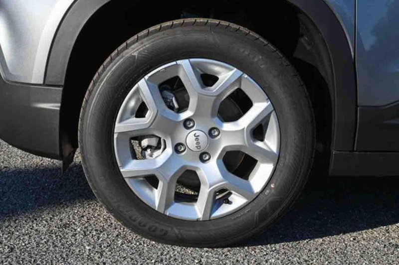 Jeep Avenger nuova a Torino (10)