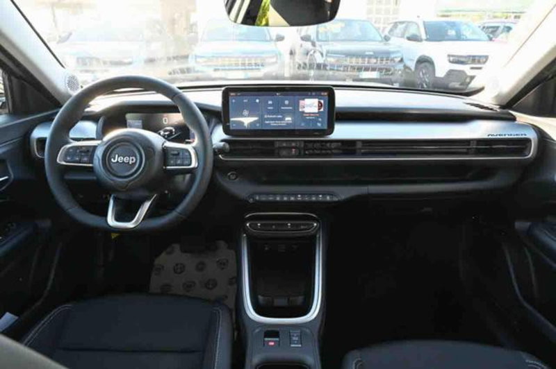 Jeep Avenger nuova a Torino (11)