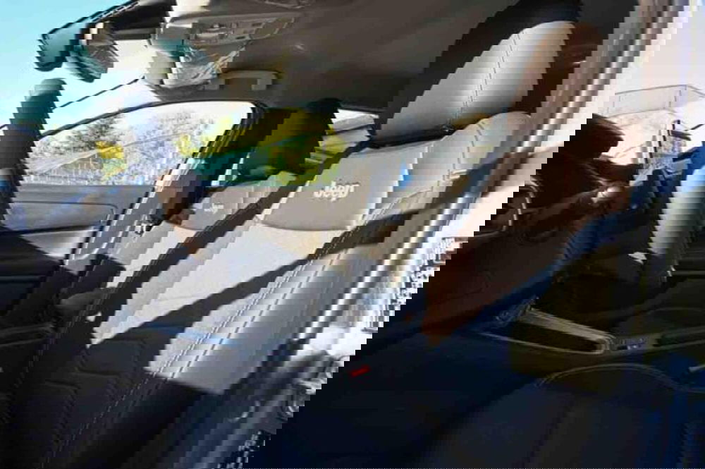 Jeep Avenger nuova a Torino (14)