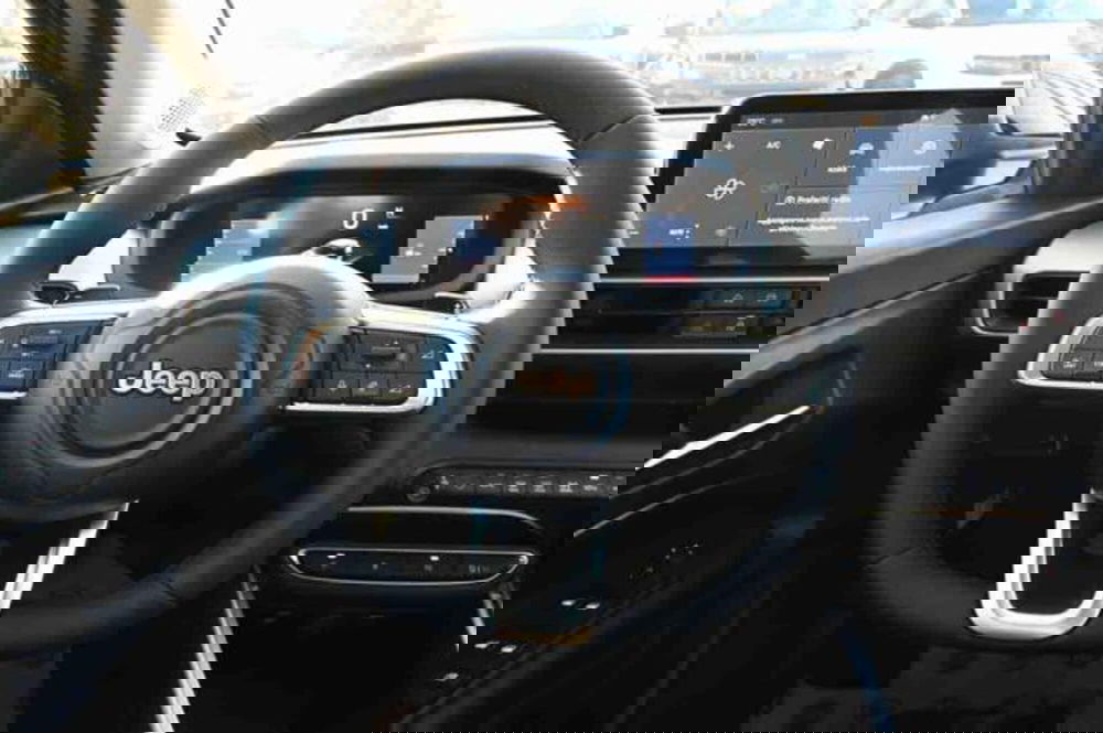 Jeep Avenger nuova a Torino (16)