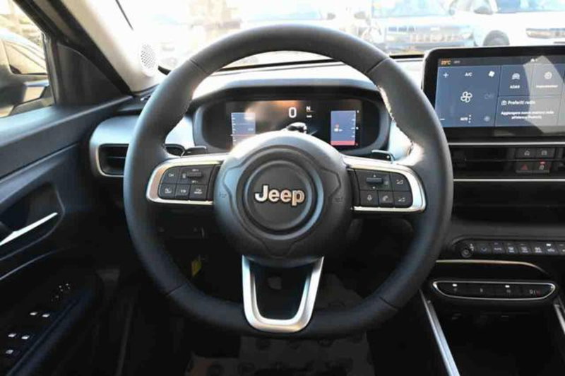 Jeep Avenger nuova a Torino (16)