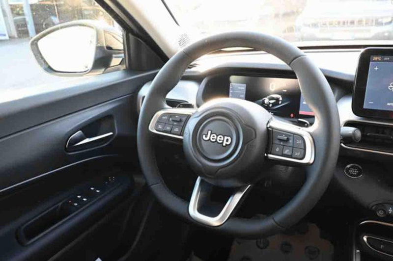 Jeep Avenger nuova a Torino (20)