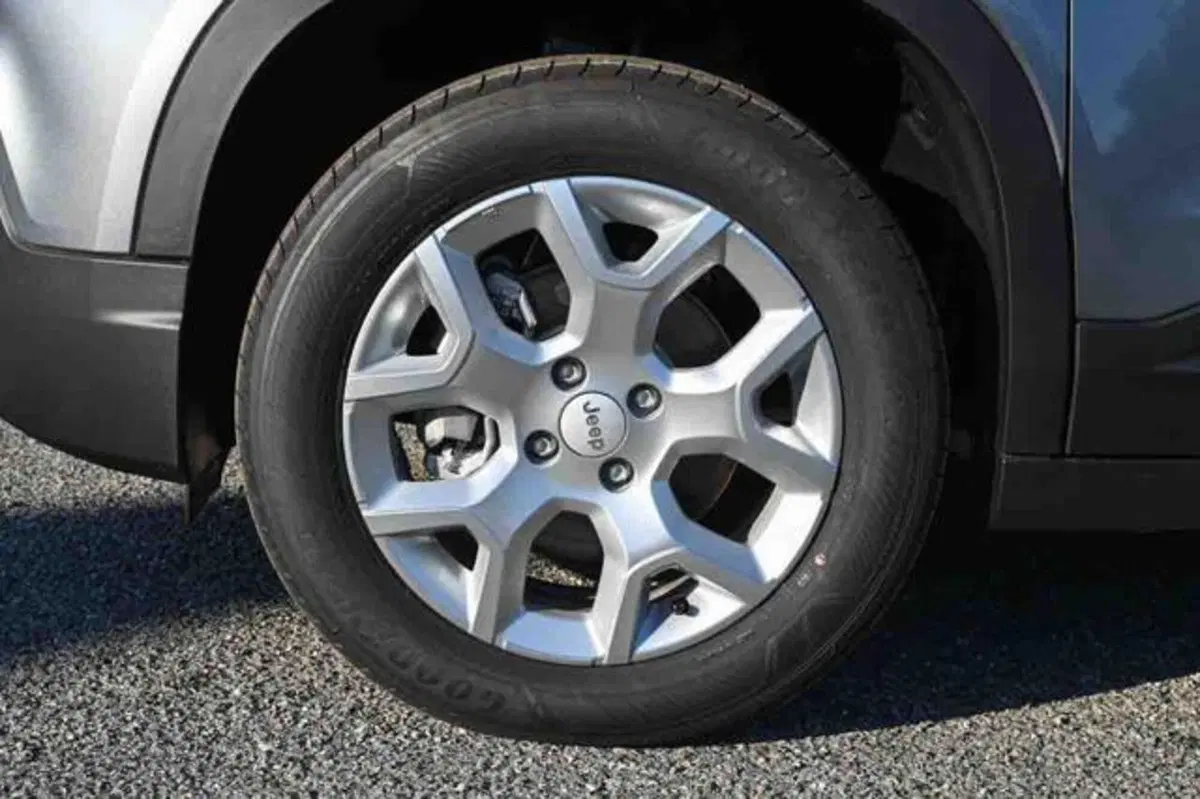 Jeep Avenger nuova a Torino (6)