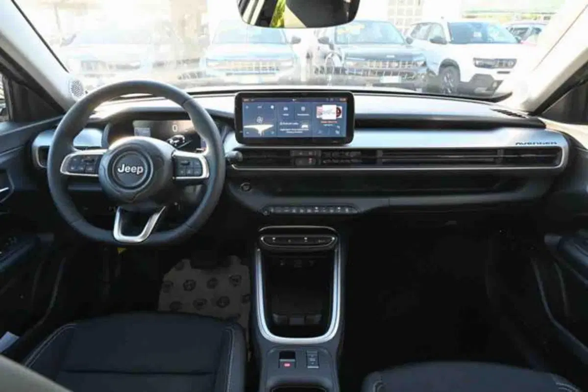 Jeep Avenger nuova a Torino (7)