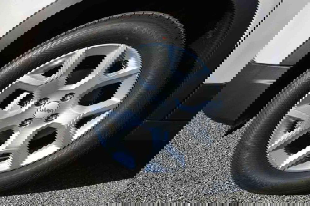 Jeep Avenger nuova a Torino (10)