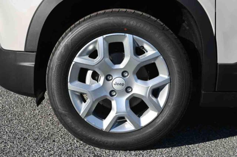 Jeep Avenger nuova a Torino (6)