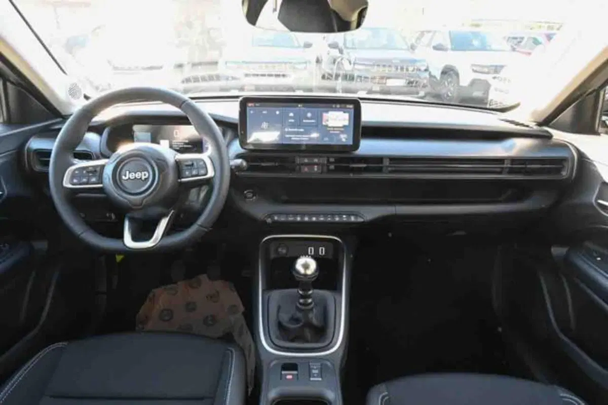 Jeep Avenger nuova a Torino (7)