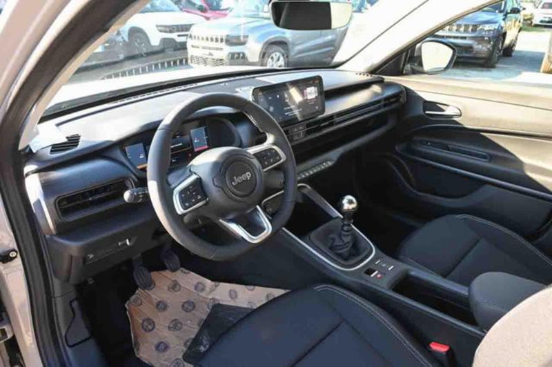 Jeep Avenger nuova a Torino (8)