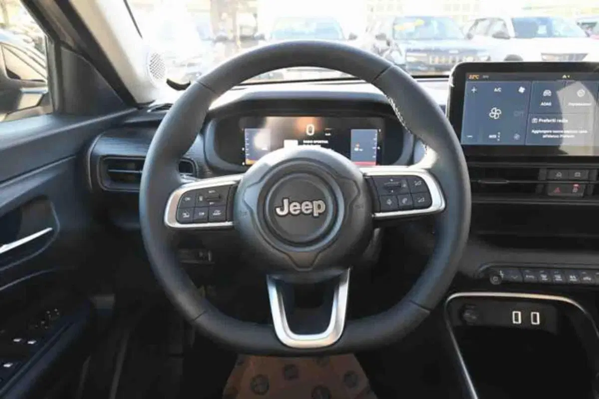 Jeep Avenger nuova a Torino (20)