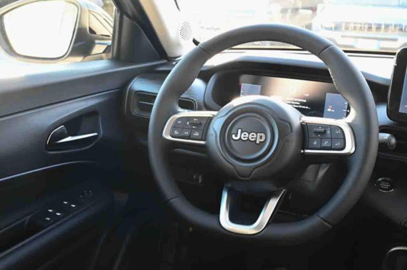 Jeep Avenger nuova a Torino (12)