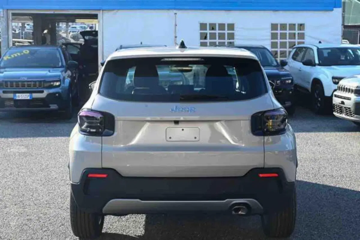 Jeep Avenger nuova a Torino (18)