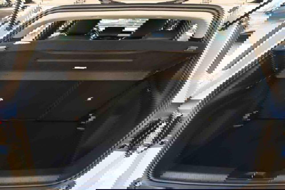 Jeep Avenger nuova a Torino (9)