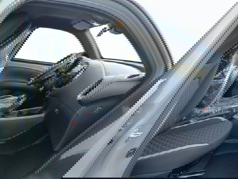 Toyota Aygo X nuova a Teramo (11)