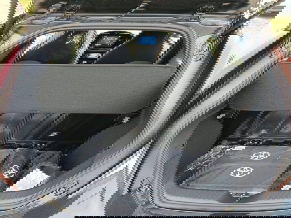 Toyota Aygo X nuova a Teramo (12)