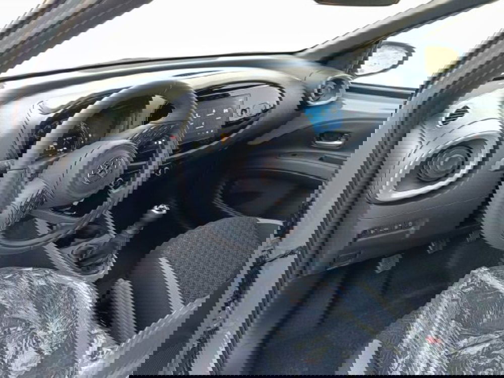 Toyota Aygo X nuova a Teramo (7)