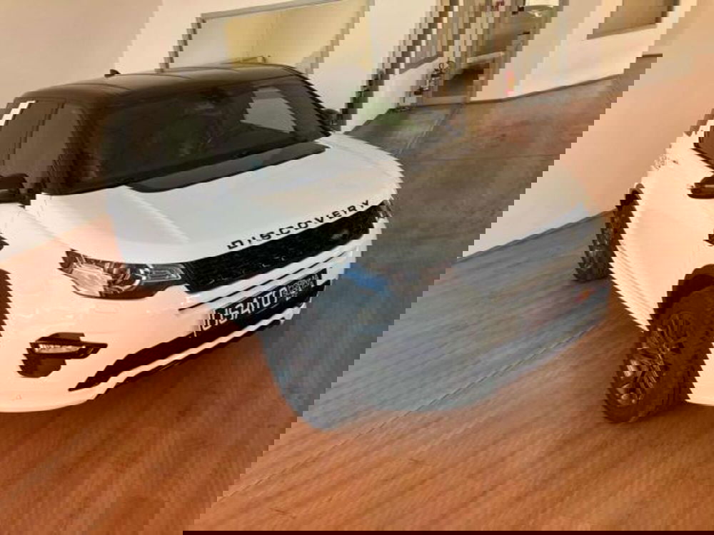 Land Rover Discovery Sport usata a Lucca