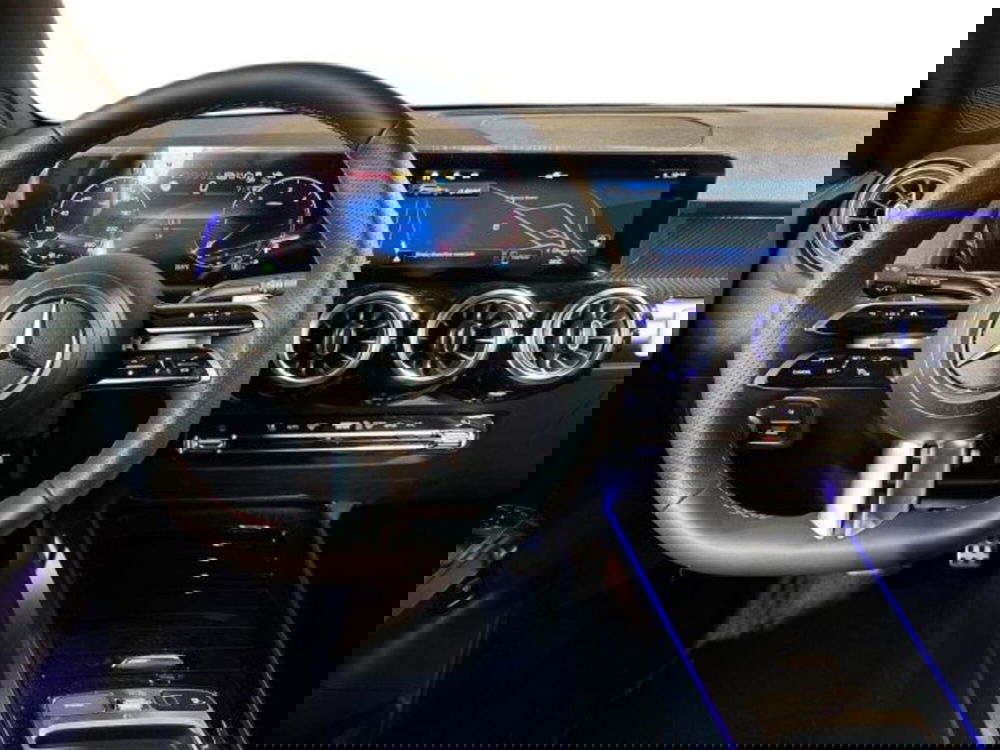 Mercedes-Benz GLB nuova a Bologna (14)