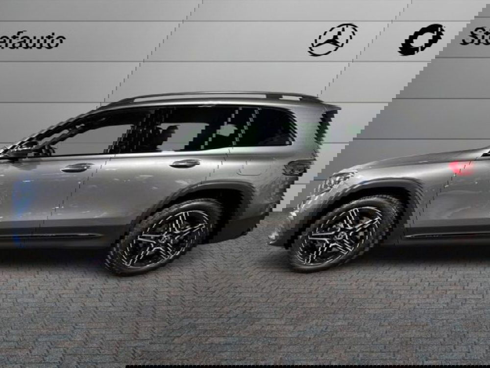 Mercedes-Benz GLB nuova a Bologna (3)