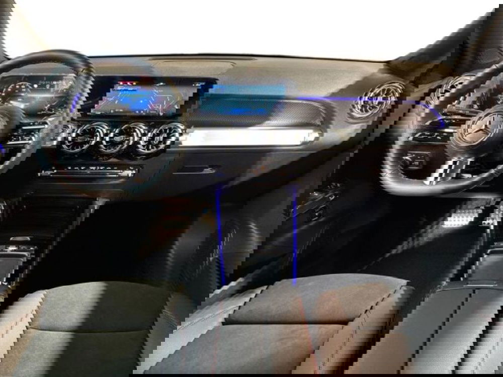 Mercedes-Benz GLB nuova a Bologna (13)