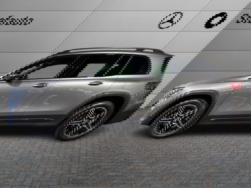 Mercedes-Benz GLB nuova a Bologna (3)