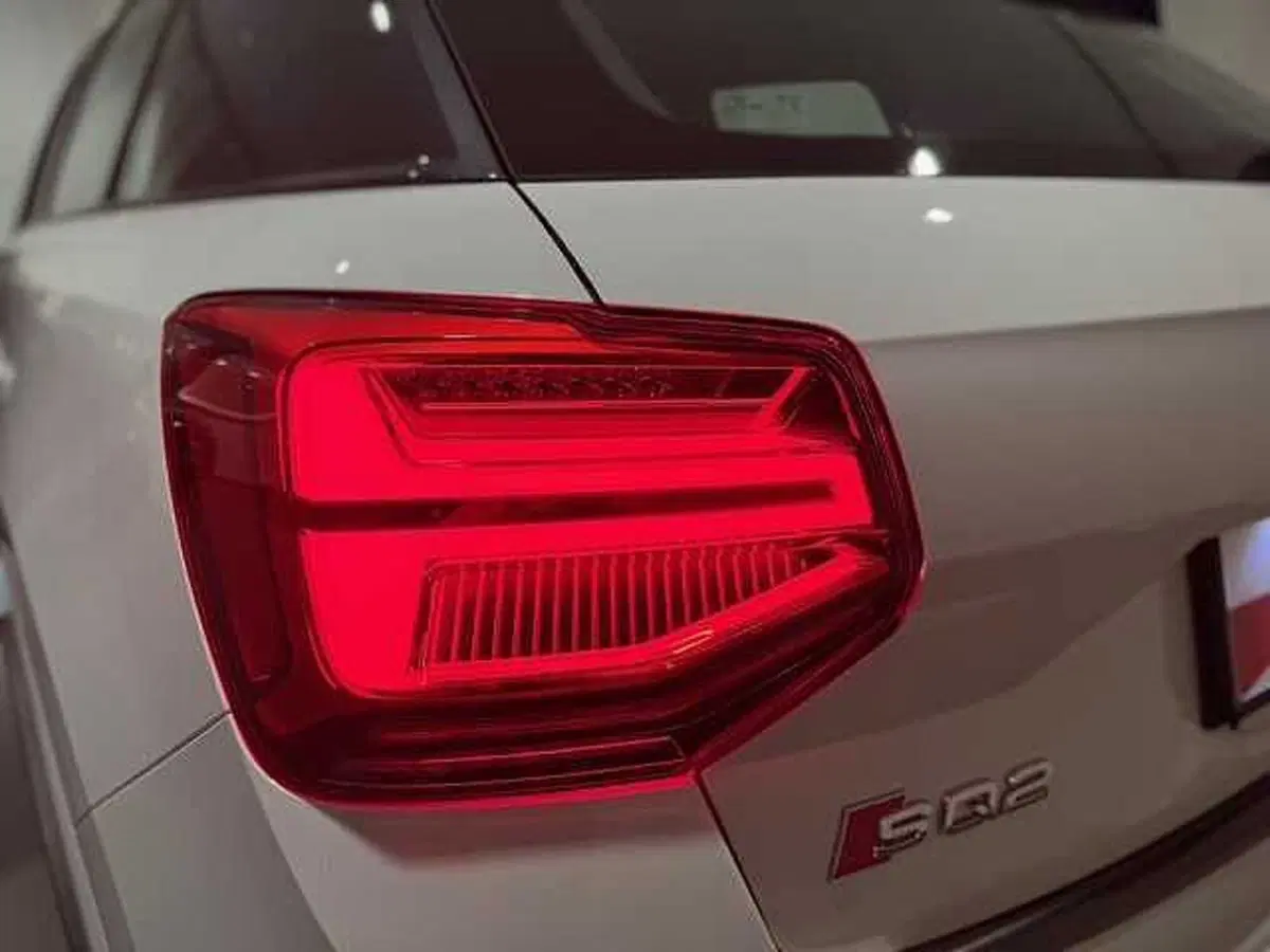 Audi SQ2 usata a Genova (13)