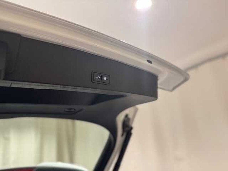 Audi SQ2 usata a Genova (15)