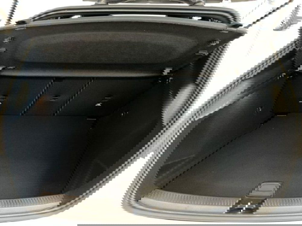 Mercedes-Benz Classe A Sedan nuova a Verona (13)